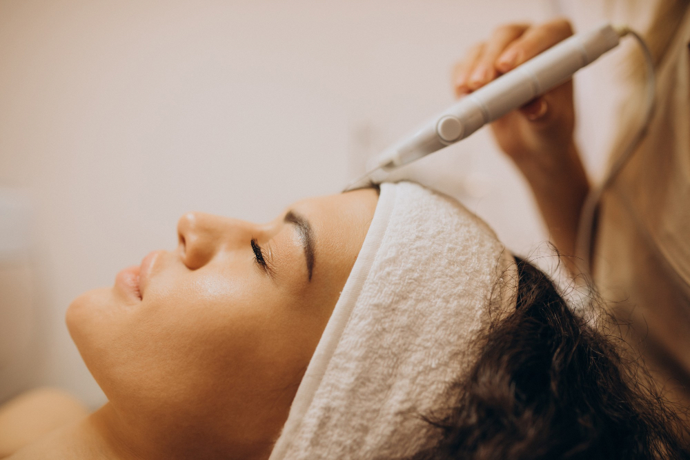 Interested in becoming a aesthetics nurse in Canada, but worrying about future career path and salary, read this article of to learn more information.